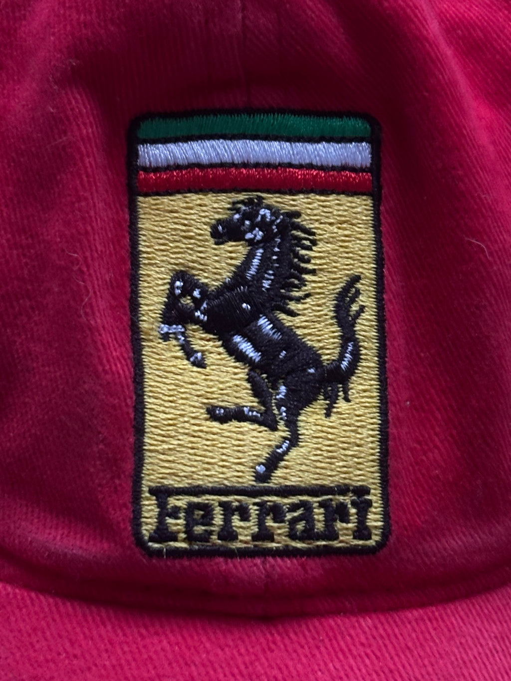 Y2K Ferrari kšiltovka