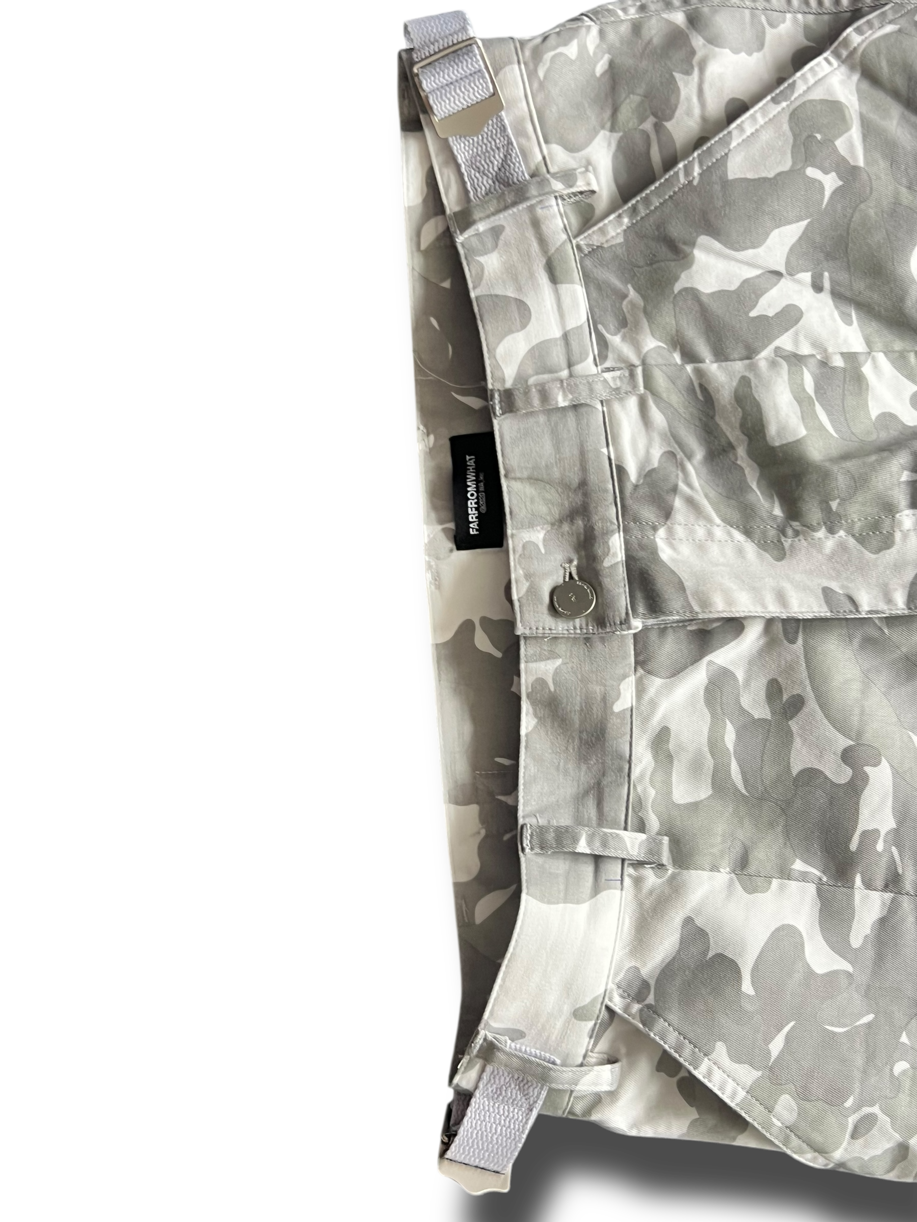 Far from What camo kalhoty