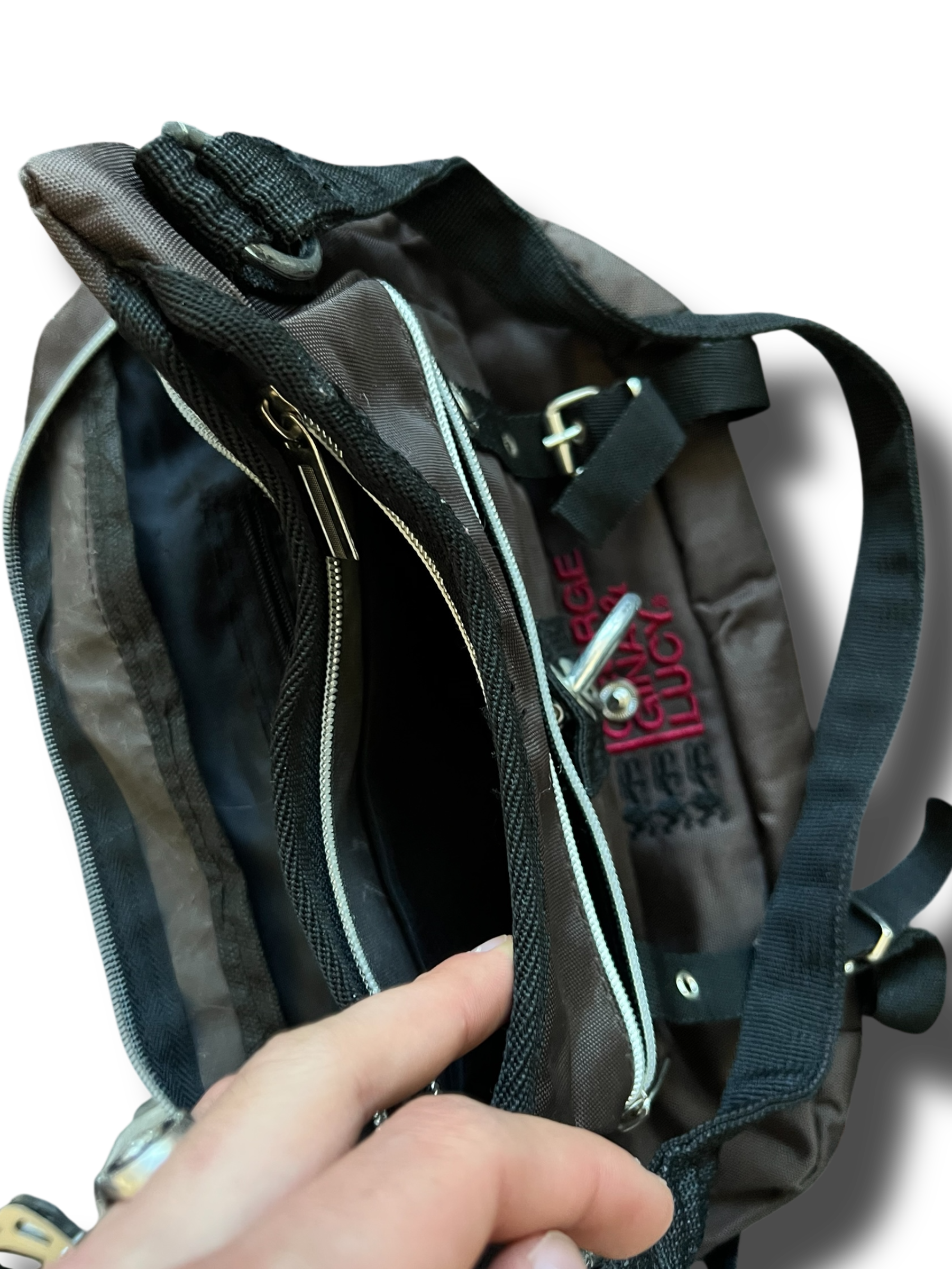 George Gina & Lucy kabelka