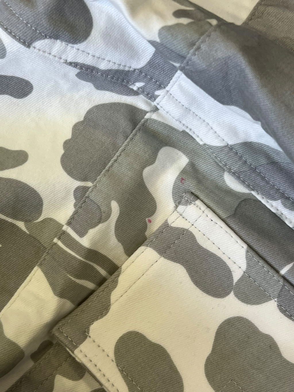 Far from What camo kalhoty