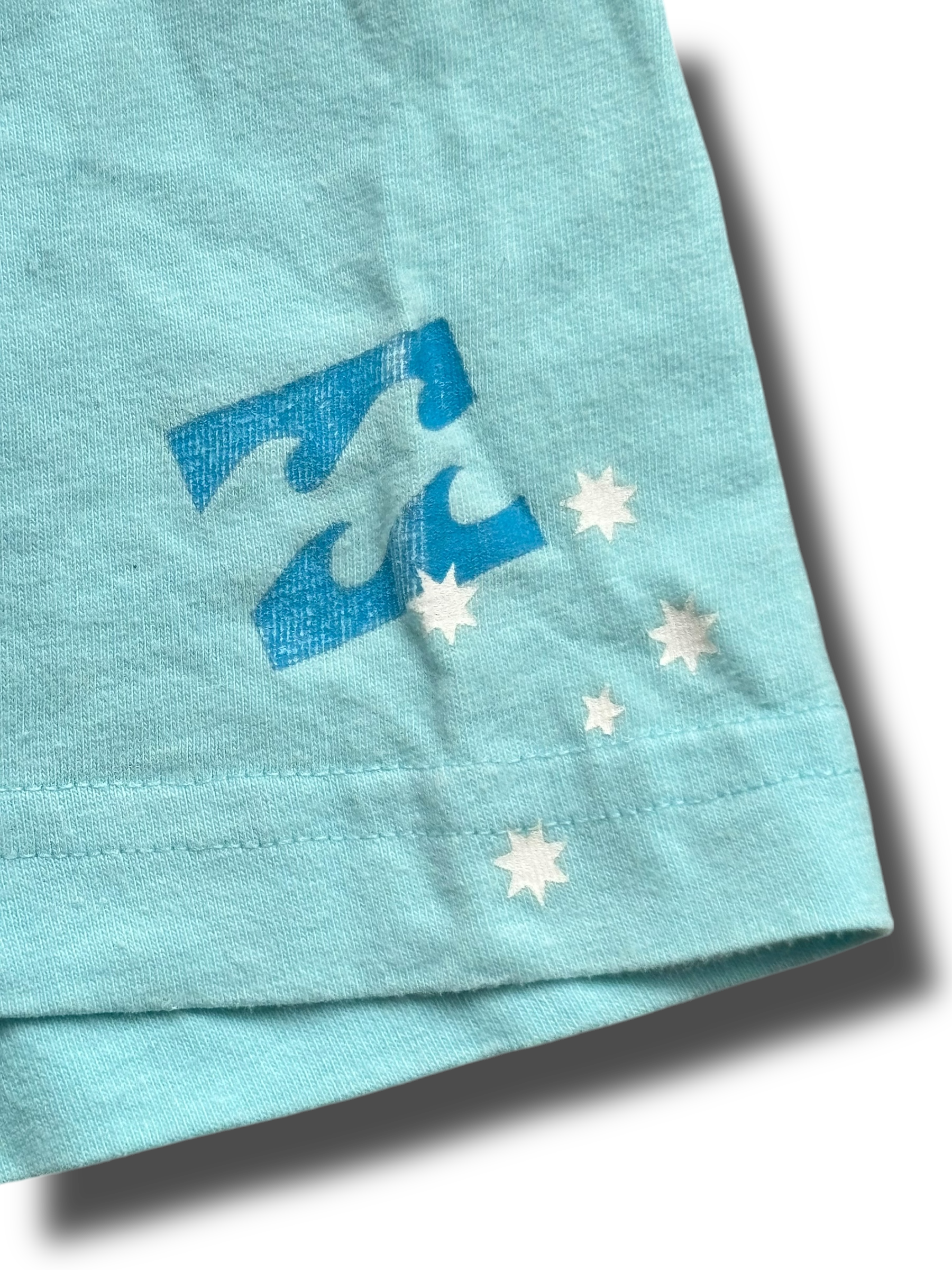 Y2K billabong graphic tričko